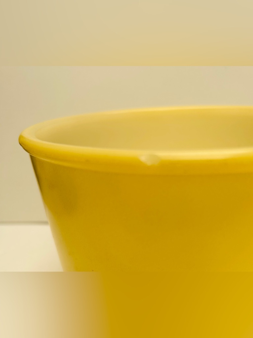 Vintage Glasbake bowl by Sunbeam. Pale yellow color. - Picture 3 of 5